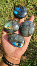 Load image into Gallery viewer, Flashy Labradorite Palm Stones
