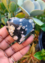 Load image into Gallery viewer, Diorite Hearts (Lot 1)
