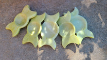 Load image into Gallery viewer, Little Triple Moon Plates - Lemon Serpentine
