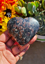 Load image into Gallery viewer, Garnet in Matrix Hearts (Lot 1)
